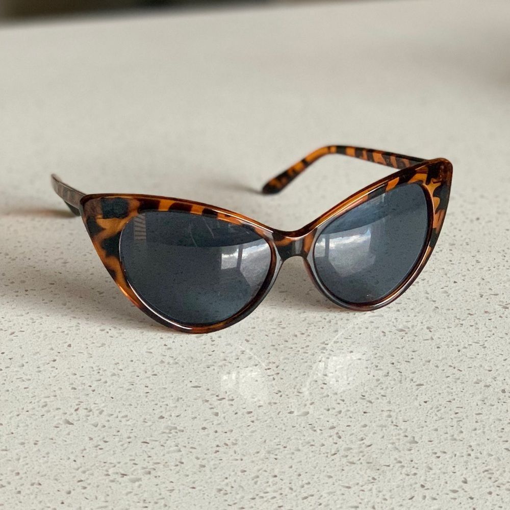 Cat Eye Leopard Sunglasses